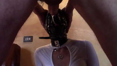 Dabanlı Laura, model seçimi, video 2021, çoxlu üzüklü dərin boğaz